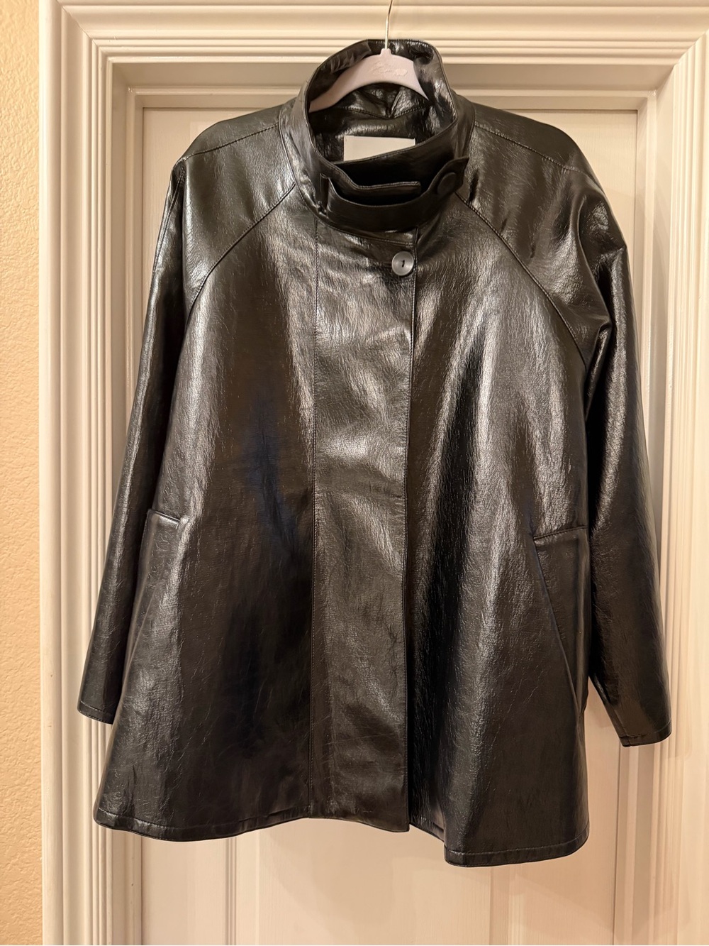 The Frankie Shop Black Patent Oversized Leather Jacket - Picture 2 of 11